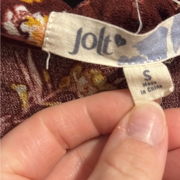 Floral button up with tie at bottom - Picture 2 of 5